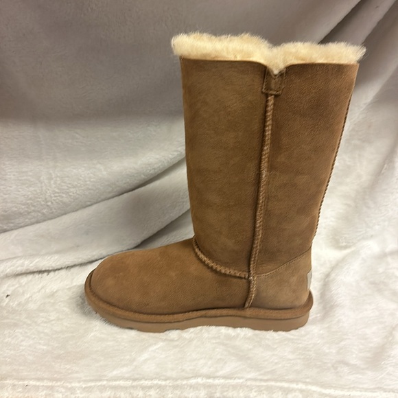 FEW LEFT! Kids Ugg Bailey Button Triplett Winter Boots - Picture 2 of 9
